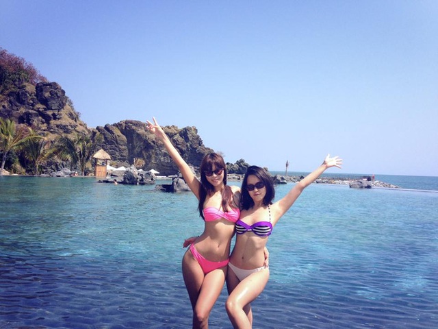 
Cả hai chị em đều c&oacute; th&acirc;n h&igrave;nh n&oacute;ng bỏng
