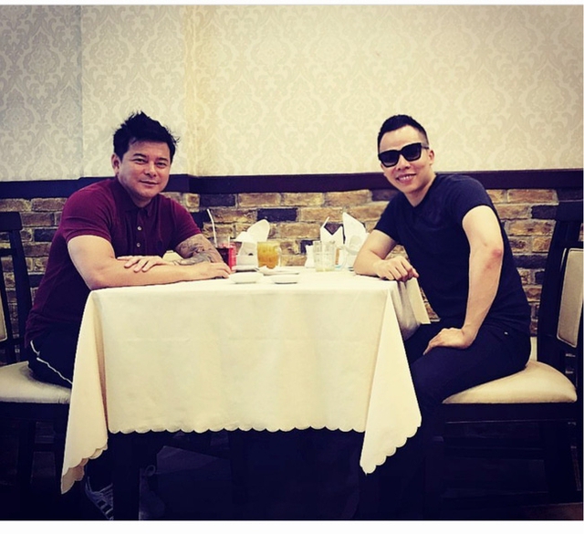 
Sammy Hoàng và ông bầu Khắc Tiệp thường xuyên đi ăn uống.
