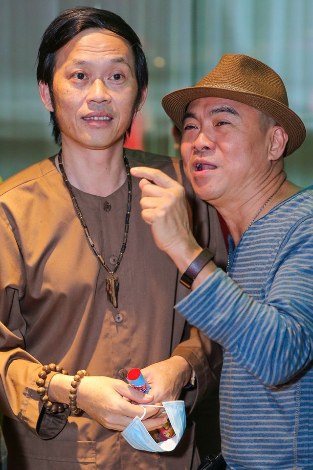 
Đạo diễn Eric Hải có mối thâm tình với nhiều ngôi sao làng giải trí Việt, trong đó có Hoài Linh. Ảnh: NVCC.
