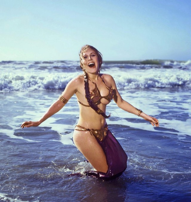 
Carrie Fisher, nàng công chúa Leia của Star Wars, đã mãi mãi ra đi ở tuổi 60. Ảnh: Outnow.
