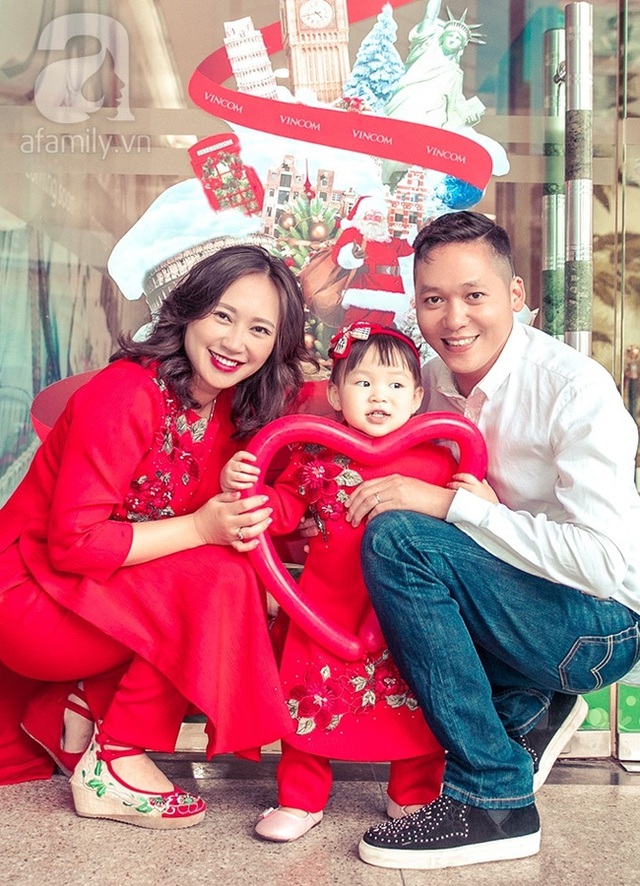 
Gia đình ca sĩ Khánh Linh.
