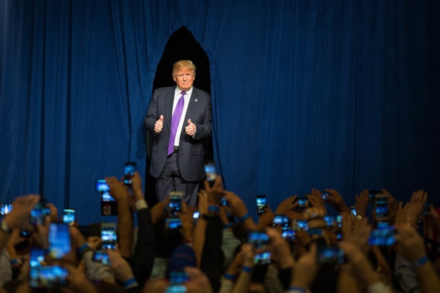 
Donald Trump phát biểu sau khi giành chiến thắng tại cuộc bỏ phiếu kín ở Nevada ngày 23/2, trong vòng bầu cử sơ bộ của đảng Cộng hòa.
