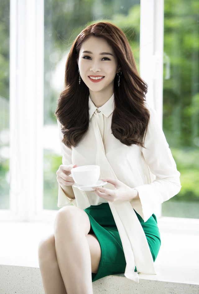
Vẻ đẹp thuần khiết của Đặng Thu Thảo
