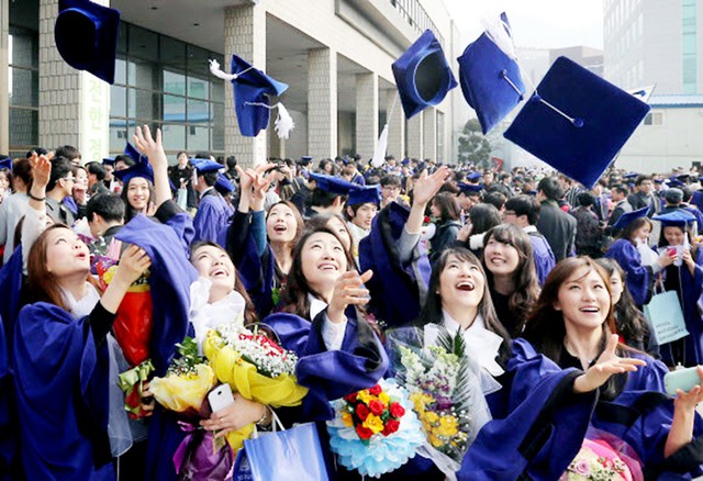 Hàn Quốc đứng thứ chín trong danh sách những hệ thống giáo dục đại học tốt nhất thế giới. Nước này có hơn 370 cơ sở cung cấp đào tạo bậc cao, trong đó có 179 đại học tư thục và 43 đại học công lập. Ảnh: Study Abroad 101.