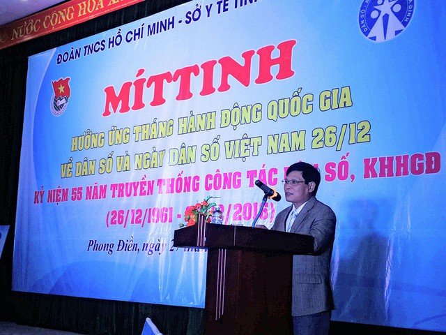 
Ông Nguyễn Nam Tiến, Ủy viên Thường vụ Tỉnh ủy, Chủ tịch Ủy ban MTTQ tỉnh Thừa Thiên Huế phát biểu tại buổi lễ.
