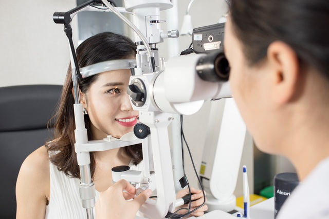 Nghỉ lễ k&eacute;o d&agrave;i l&agrave; thời điểm th&iacute;ch hợp để bạn d&agrave;nh thời gian chăm s&oacute;c sức khỏe &ldquo;cửa sổ t&acirc;m hồn&rdquo; của m&igrave;nh.