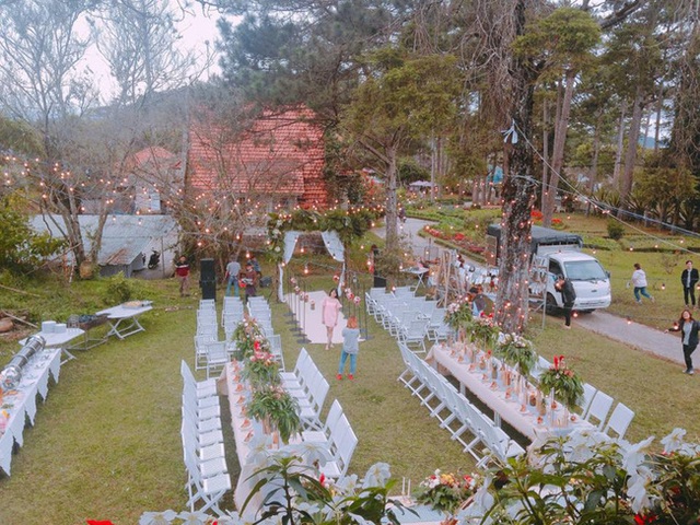 To&agrave;n cảnh tiệc đ&iacute;nh h&ocirc;n nh&igrave;n từ tr&ecirc;n cao