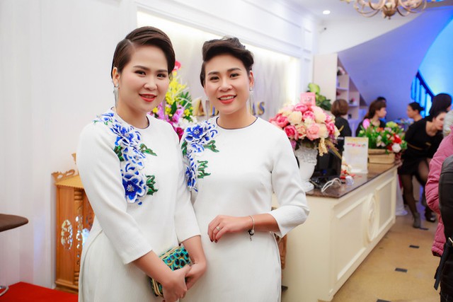 
2 NTK Ly Eva v&agrave; H&agrave; Minh Ph&uacute;c

