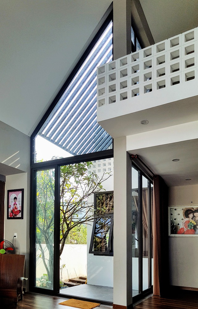 Ng&ocirc;i nh&agrave; c&oacute; những khoảng hi&ecirc;n với c&acirc;y xanh h&uacute;t mắt.