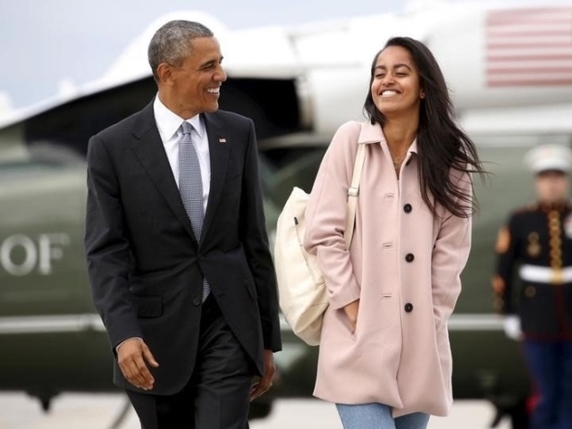 
Trong khi đó, con gái lớn của ông Obama là Malia đã tốt nghiệp trường Sidwell vào mùa xuân năm nay và nghỉ ngơi một năm trước khi nhập học đại học Harvard. Ảnh: Reuters
