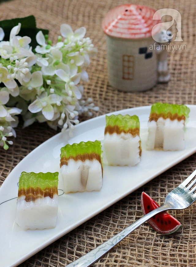 
Ch&uacute;c bạn th&agrave;nh c&ocirc;ng với m&oacute;n thạch rau c&acirc;u 3 tầng n&agrave;y nh&eacute;!

Theo aFamily/Tri thức trẻ
