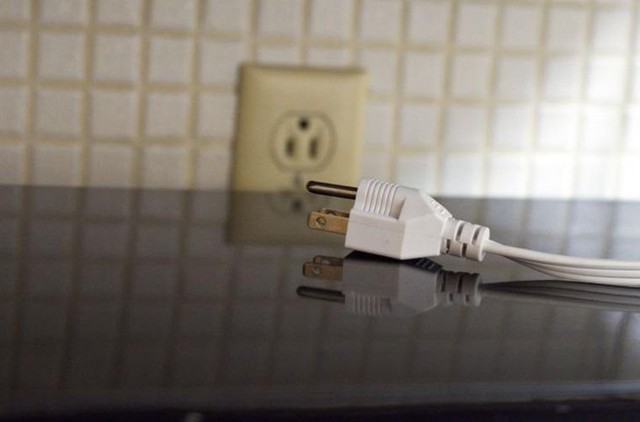 
Nhớ rút dây nguồn lò vi sóng khi bạn không sử dụng giúp tiết kiệm điện tối ưu
