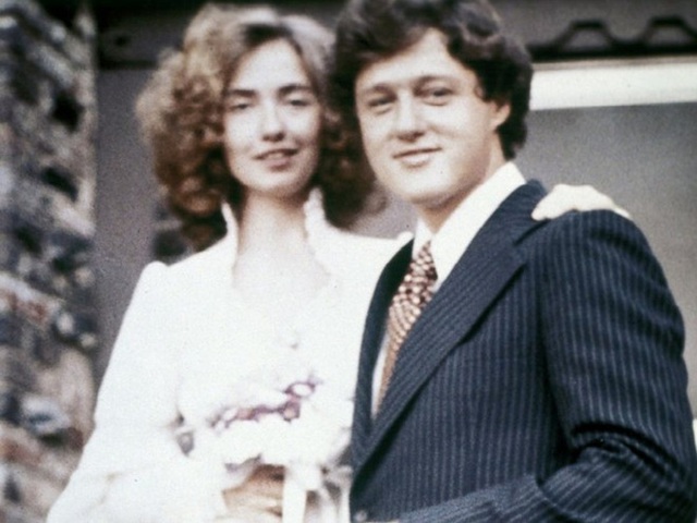 
Đám cưới giản dị của hai vợ chồng nhà Clinton.
