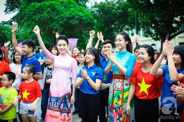 
Kể từ sau cuộc thi Hoa hậu Việt Nam, Ngọc Vân và Mỹ Linh tích cực tham gia các hoạt động xã hội.
