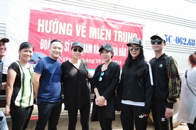 
Diệp Lâm Anh, Trang Pháp và MC Anh Khoa cũng tham gia trong chuyến đi lần này.
