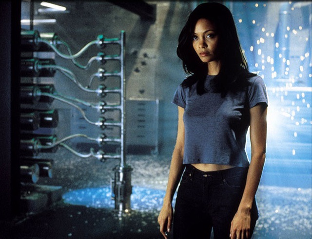 
Thandie Newton trong Mission: Impossible II (2000).
