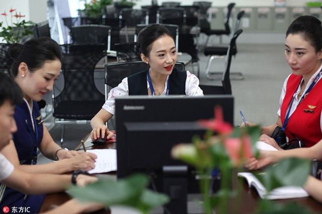 
Liu t&acirc;m sự c&ocirc;ng việc n&agrave;y khiến c&ocirc; cảm thấy tự h&agrave;o. Bởi c&ocirc; hiểu rằng sự chuy&ecirc;n nghiệp của m&igrave;nh c&oacute; thể truyền cảm hứng cho những thế hệ tương lai.
