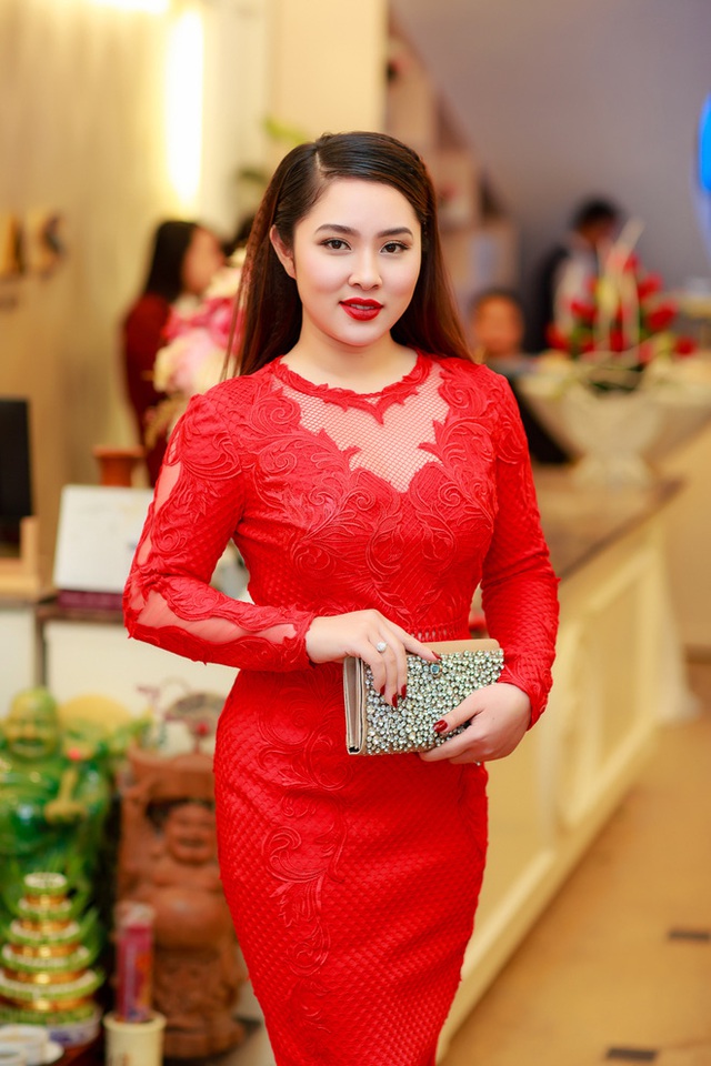 
Sau khi lấy chồng, Bảo Tr&acirc;m Idol ng&agrave;y c&agrave;ng đằm thắm hơn.
