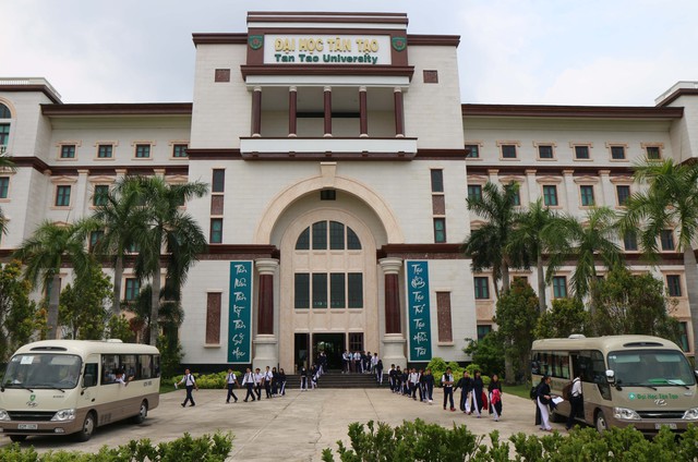 Đại học Tân Tạo