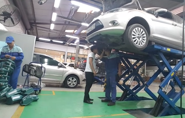 Một lần hư hỏng và được sửa chữa tại Thăng Long Ford Hà Nội.