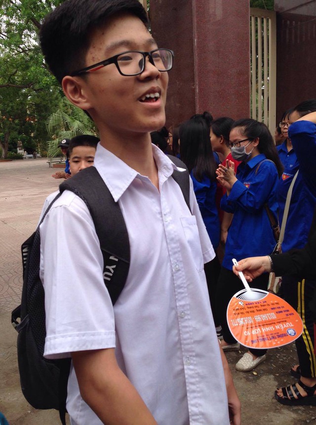 Nụ cười vui mừng vì làm được hết phần thi tổ hợp của thí sinh tại trường THPT Thái Phiên. Ảnh: K.Hòa