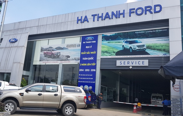 
Hà Thành Ford khẳng định sẽ khởi kiện người đưa thông tin vụ lùm xùm giao nhầm xe Ford Explorer lên mạng xã hội nếu người này không gỡ thông tin xuống.
