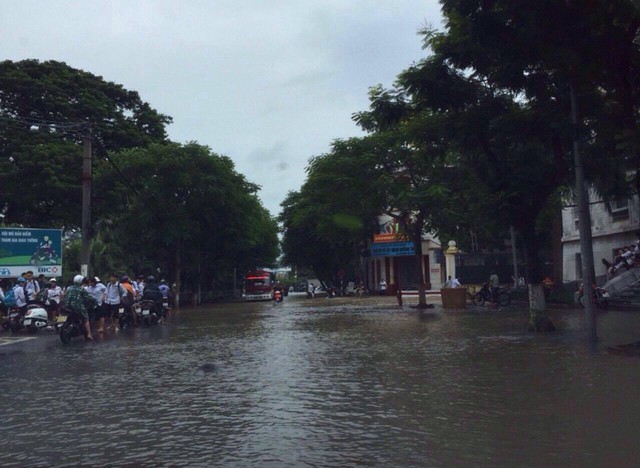 
Ảnh hưởng bão số 10, khu vực trung tâm TP.Hải Phòng mưa lớn ngập lụt. Ảnh: CTV
