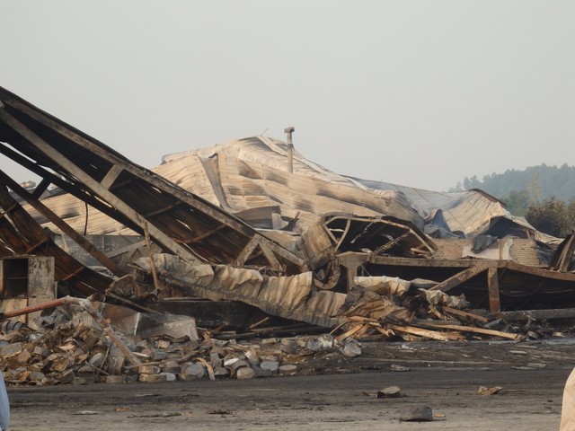 
Công ty Tràng An 3 trở thành đống đổ nát sau vụ cháy
