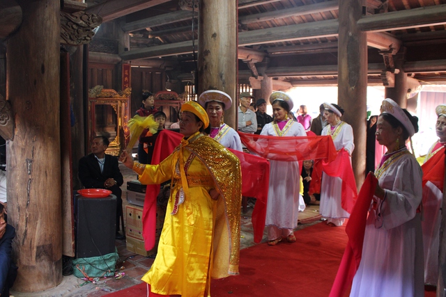 
Cuối lễ hội chùa Keo còn có nghi lễ chầu thánh, nghi lễ đặc biệt chỉ có ở lễ hội chùa Keo.
