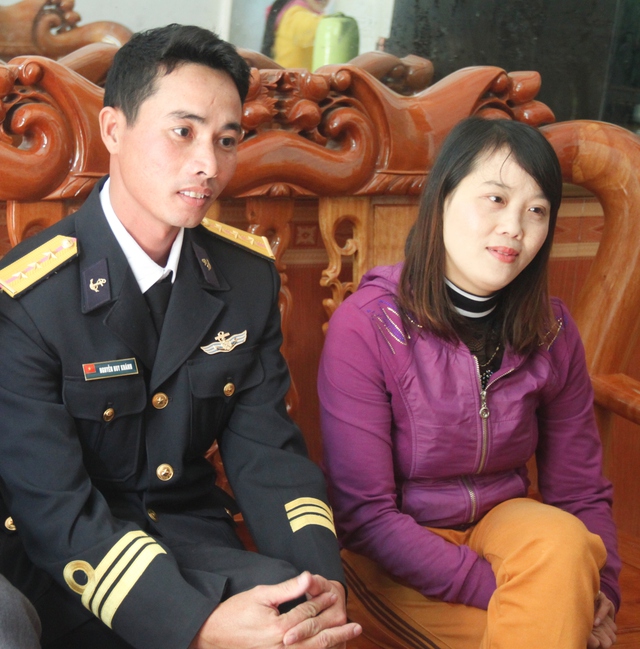 Vợ chồng Thượng úy Nguyễn Huy Khánh.