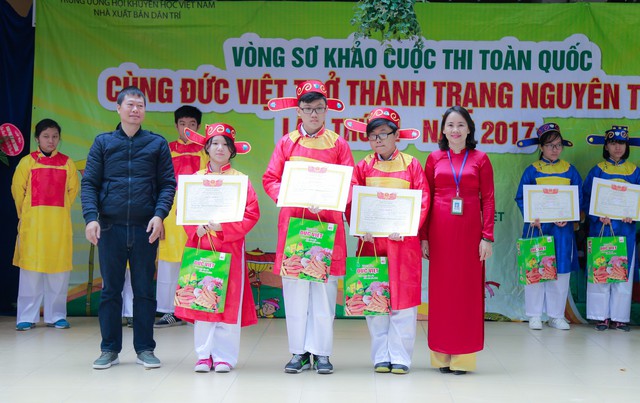 học sinh c&oacute; phần h&ugrave;ng biện xuất sắc nhất lọt v&agrave;o v&ograve;ng thi chung khảo cuộc thi to&agrave;n cuộc &ldquo;C&ugrave;ng Đức Việt trở th&agrave;nh Trạng nguy&ecirc;n tuổi 13&rdquo;