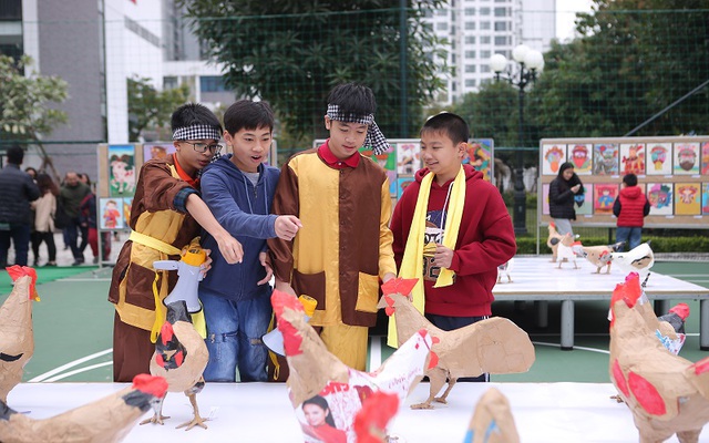 Dự án “quần kê hội tụ” do các em học sinh thực hiện và bán làm thiện nguyện