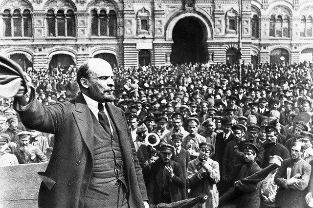 
Lê Nin với Cách mạng Tháng Mười Nga. Ảnh tư liệu
