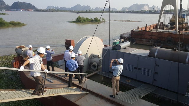 
Tổ hợp máy bơm hút ly tâm do Tập đoàn Công nghiệp Quang Trung chế tạo có khả năng giải quyết tận gốc tình trạng úng lụt tại TP. HCM. (ảnh: Hà Châu)

