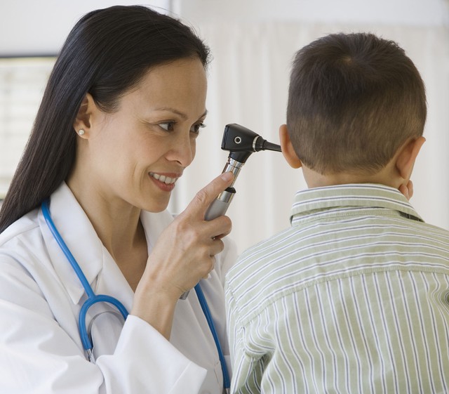 
Viêm tai giữa là bệnh gặp ở mọi độ tuổi, đặc biệt là ở trẻ nhỏ.
