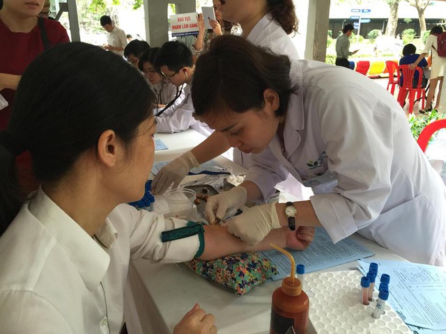 
Nhân kỷ niệm ngày Công tác Xã hội Việt Nam 25/3, Bệnh viện Nhi Trung ương đã tổ chức Chương trình Giọt máu hồng gieo mầm sự sống lần thứ 3.
