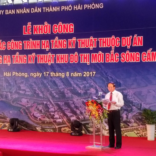 
Bí thư Thành ủy Lê Văn Thành phát biểu tại lễ khởi công KĐT. Ảnh: MH
