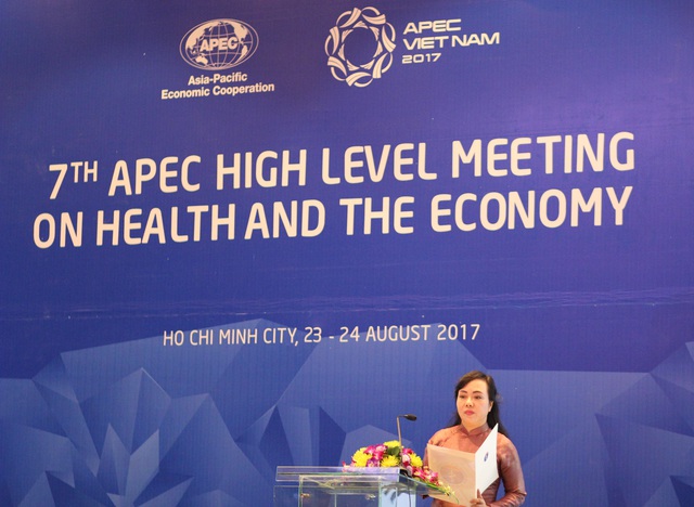 
Bộ trưởng Nguyễn Thị Kim Tiến phát biểu bế mạc cuộc họp cao cấp lần thứ 7 về y tế và kinh tế.
