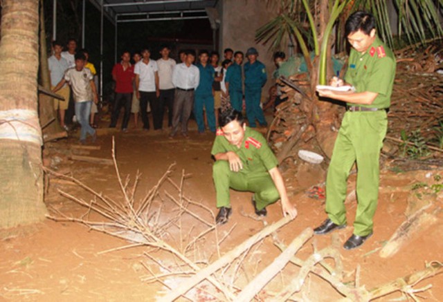 
Công an tỉnh Thanh Hóa đang khám nghiệm hiện trường một vụ giết người trên địa bàn năm 2016
