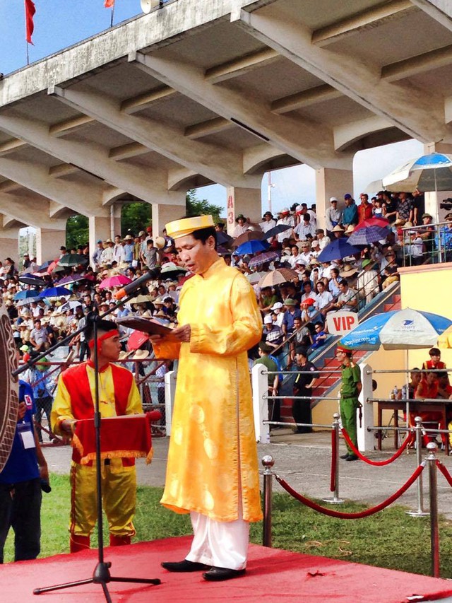 
Chủ tịch UBND quận Đồ Sơn khai mạc lễ hội
