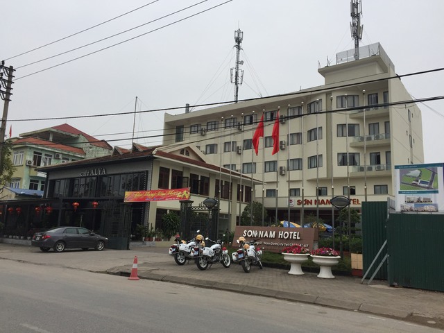 Nhiều nhà nghỉ, khách sạn lân cận khu vực đền Trần “cháy” phòng.