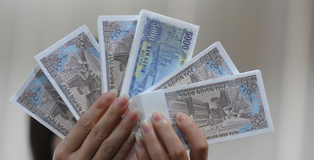 Dịch vụ đổi tiền lẻ bắt đầu “nóng” trên mạng.