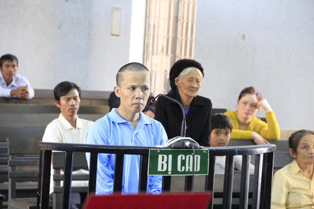 Bị cáo Giang Văn Mạnh tại phiên tòa. Ảnh: T.Ân