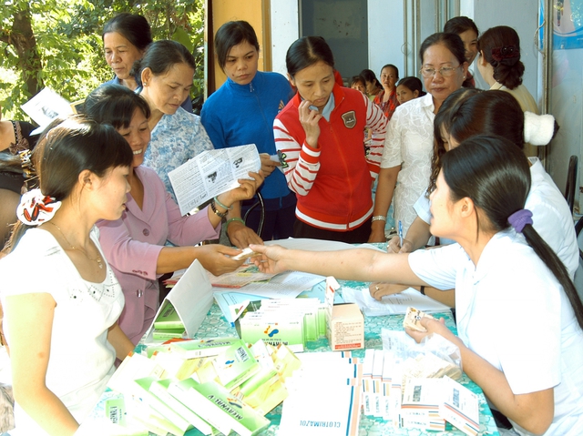 Đề án Kiểm soát mất cân bằng giới tính khi sinh đang được ngành Dân số nỗ lực tuyên truyền tại các địa phương, nhận được sự ủng hộ của đông đảo người dân. ảnh: Dương Ngọc