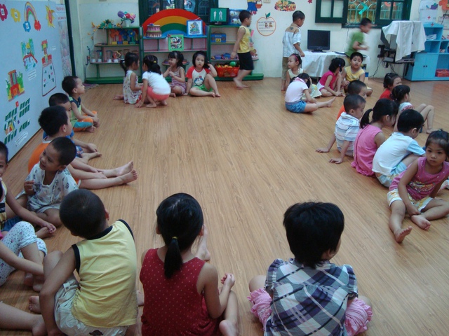 Trường mầm non công lập tại Hà Nội luôn quá tải, nhưng không đáp ứng được nhu cầu của phụ huynh. Ảnh: Q.Anh