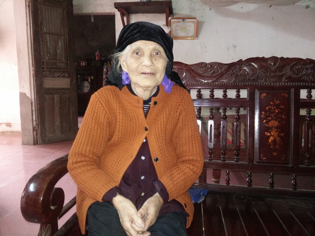 Cụ Vinh với những tiếc nuối về l&agrave;ng nghề nổi tiếng một thời.