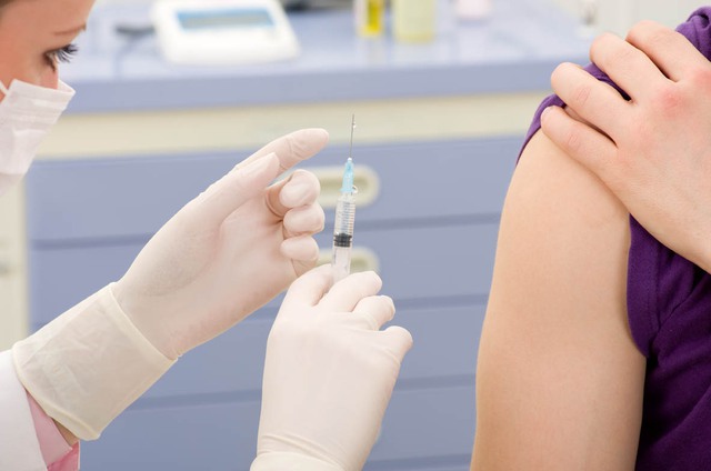 Tiêm vaccine cúm mùa là biện pháp phòng bệnh hữu hiệu. Ảnh minh họa