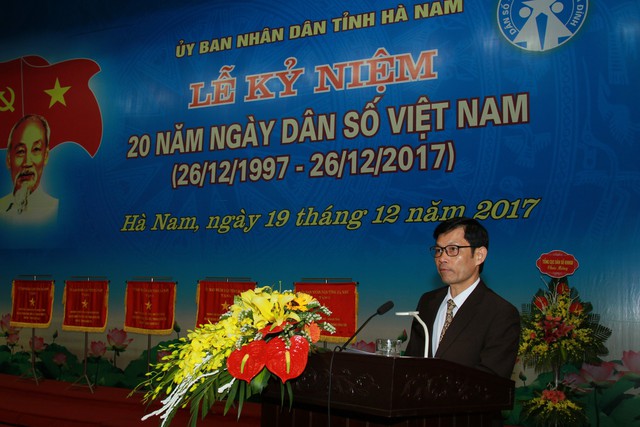 
Ông Bùi Quang Cẩm, Phó Chủ tịch UBND tỉnh, Trưởng ban Chỉ đạo công tác Dân số - KHHGĐ tỉnh phát biểu tại Lễ kỷ niệm
