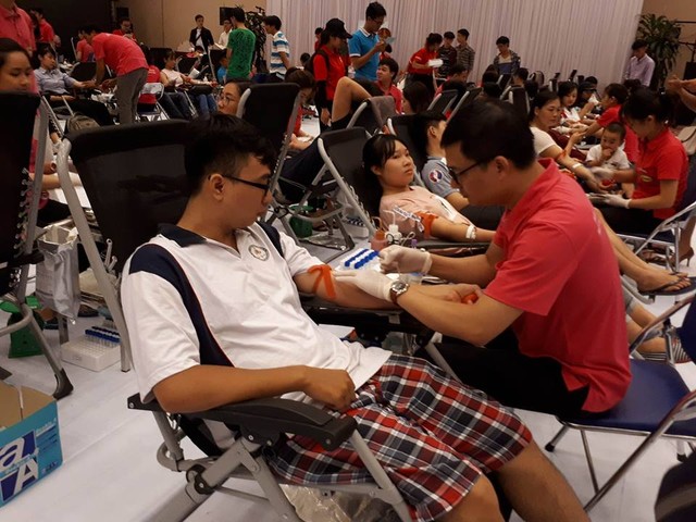 
Đông đảo người dân tham gia hiến máu. Ảnh PT
