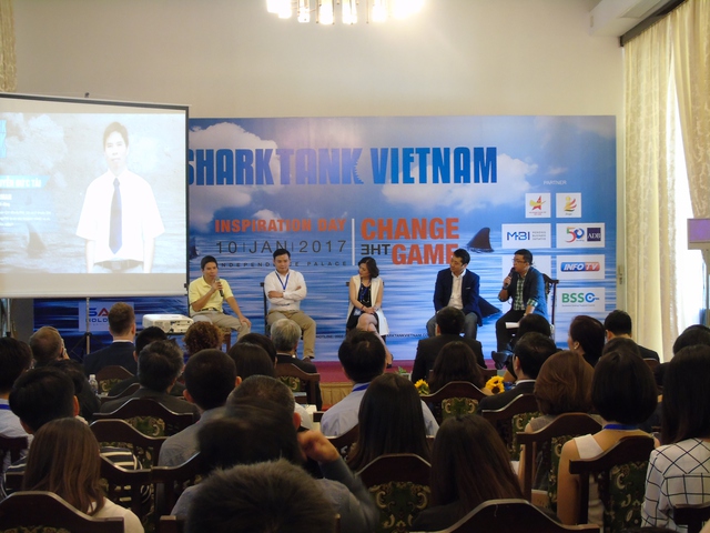 Các khách mời chia sẽ kinh nghiệm thuyết phục và lựa chọn Shark tại sự kiện Shark Tank 100: Ngày truyền cảm hứng.
